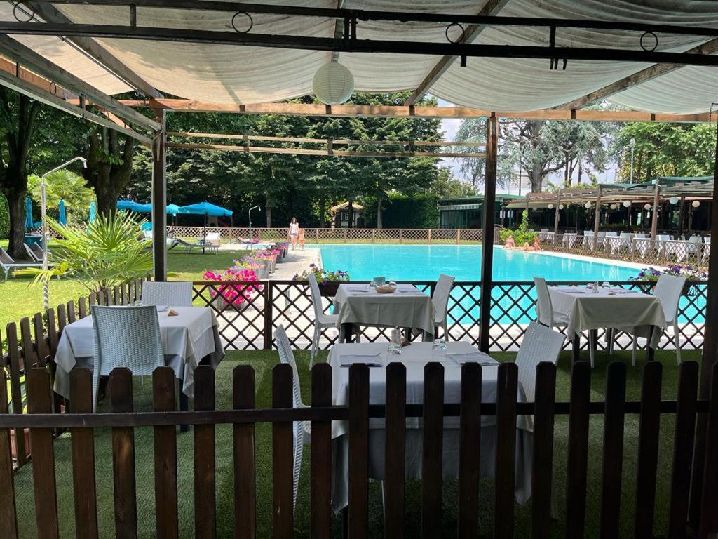 Hotel Sporting Brugherio Extérieur photo