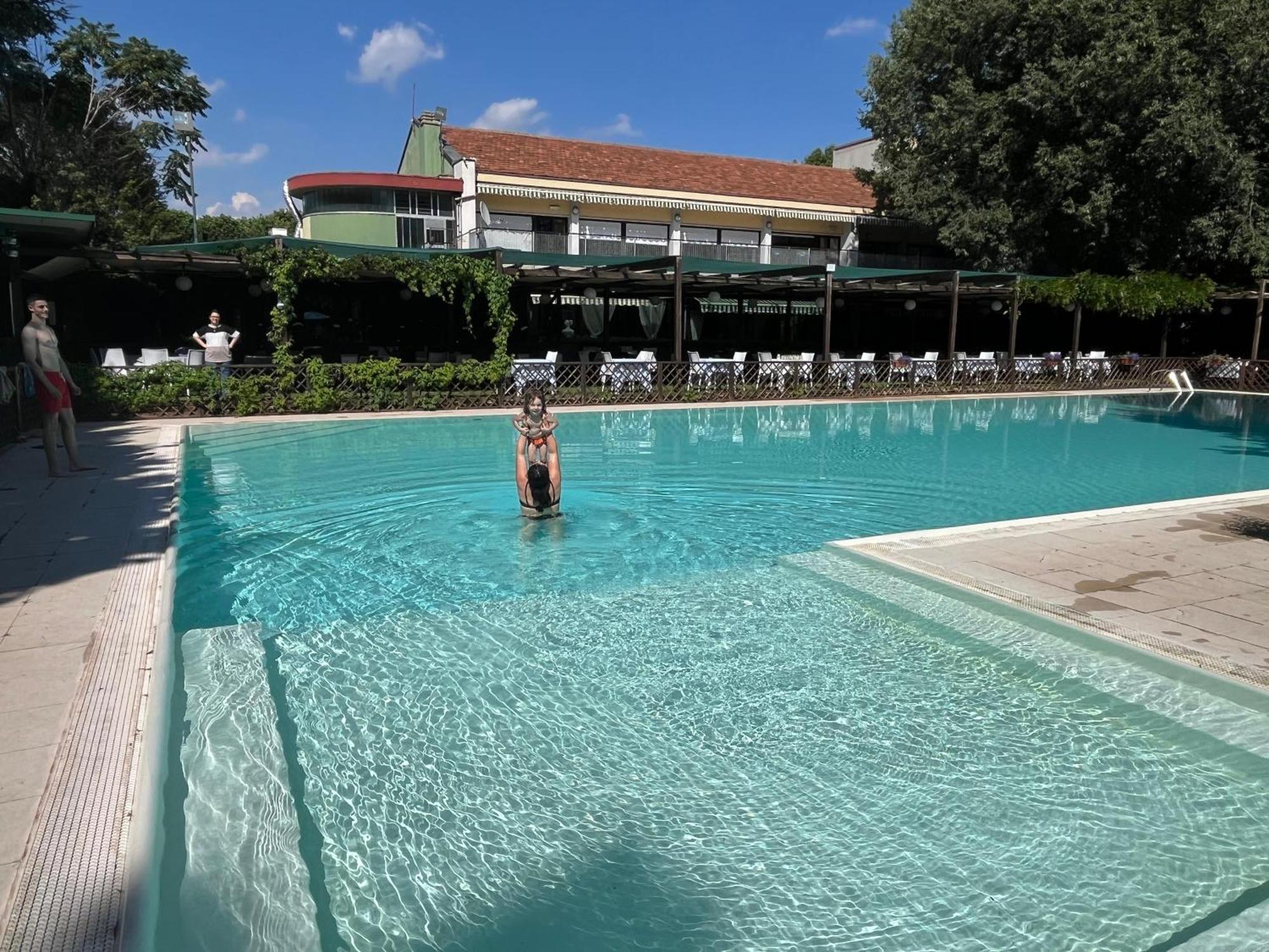 Hotel Sporting Brugherio Extérieur photo